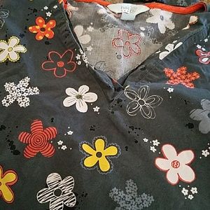 Code happy scrub top large